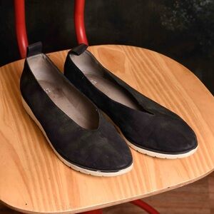 Eileen Fisher suede flats with supportive soles size 10 VGUC
